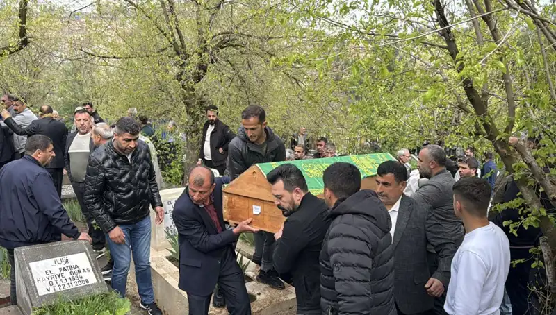 Karabük'teki Trajik Kazada Hayatını Kaybeden Dört Kişi Diyarbakır'da Defnedildi