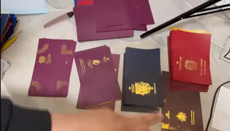Sahte Pasaport, Vize ve Ehliyet Üreticilerine Büyük Operasyon: Suç Ağı Çözüldü!