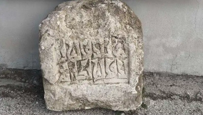Adana'da Tarihi Eser Operasyonu: 200 Yıllık Eserler Ele Geçirildi