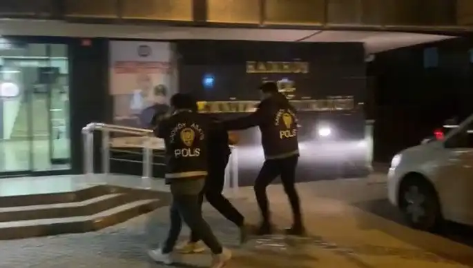 Galatasaray Taraftarına Silahlı Saldırıda Bulunan Şahıs Kıskıvrak Yakalandı