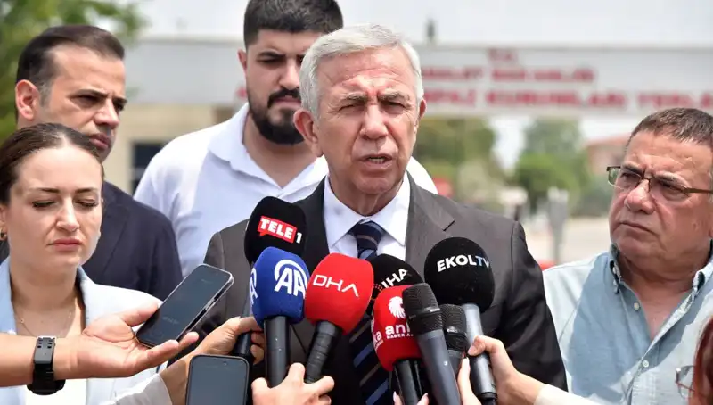 Mansur Yavaş, Muhittin Böcek’i Ziyaret Ederek İş Birliği Mesajı Verdi
