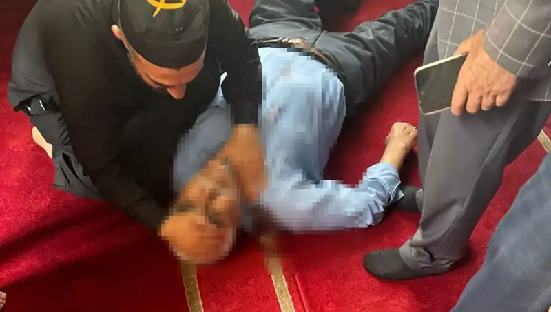 Camide Namaz Kılarken Bıçaklanan Kişinin Sağlık Durumu ve Olayın Ayrıntıları