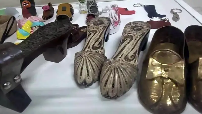 Ünlü İsimlerin Ayakkabılarıyla Dolu Bu Müze, Ziyaretçilerini Bekliyor!