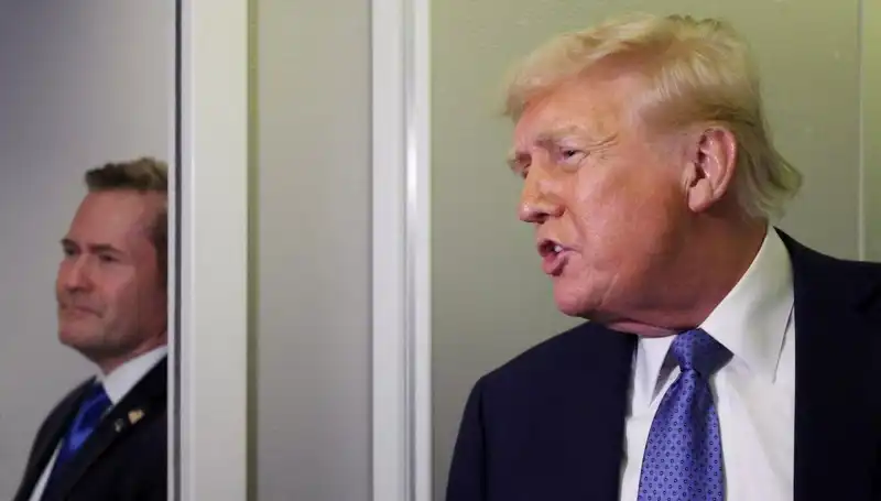 Trump, Yanlışlıkla Planları Sızdıran Mike Waltz’u Görevden Aldı!