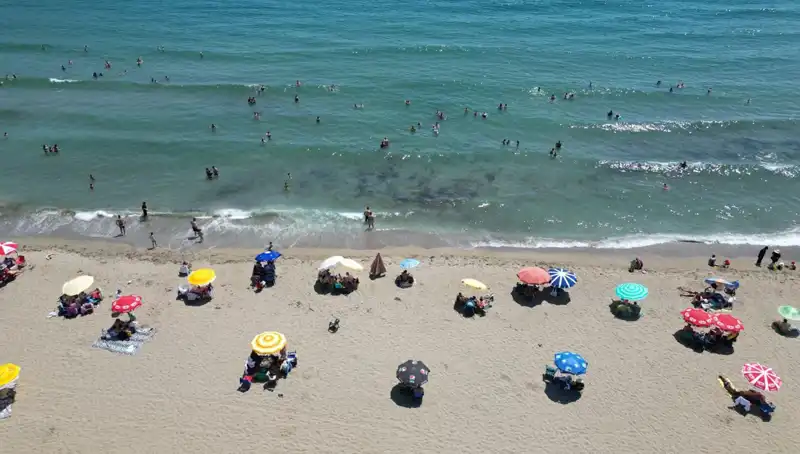 Tekirdağ'da Yazın En Sıcak Gününde Plajlar Doldandı