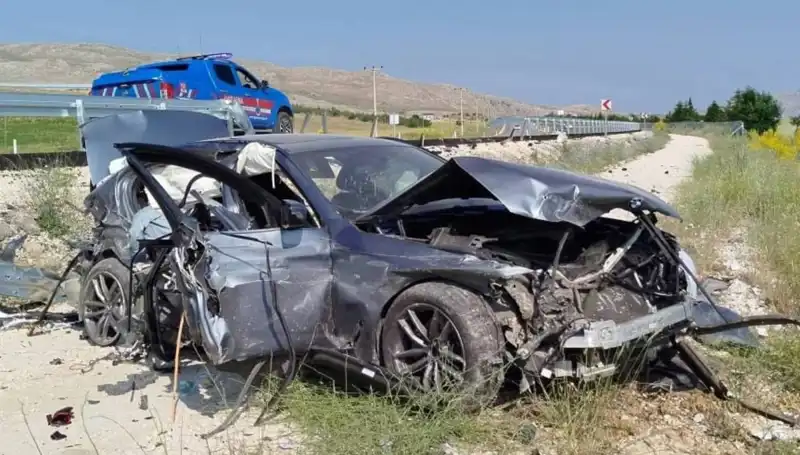 Sivas'ta Şok Trafik Kazaları: 9 Yaralı ve Acil Müdahale