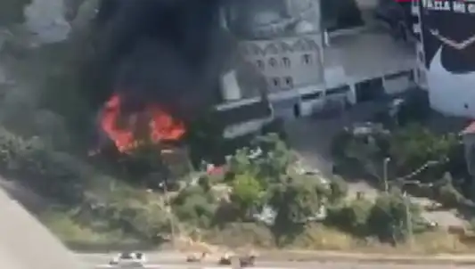 Kağıthane'de Patlayan Yangın: Dumanlar Gökyüzünde Tütüyor