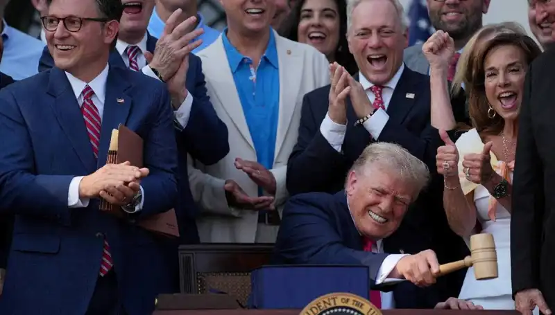 Trump, Tarım ve İstihdam İçin "Büyük, Güzel Yasa Tasarısı"nı İmzaladı