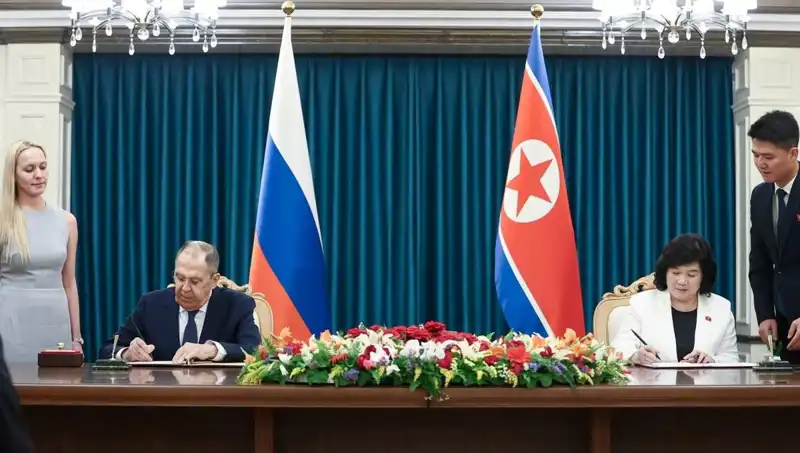 Rusya ve Kuzey Kore: Lavrov'un Stratejik Zirvesi Ne Anlama Geliyor?