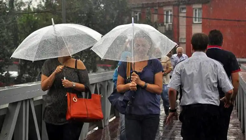 Sıcak Hava Dalgası ve Sağanak Yağmur: Vatandaşı Neler Bekliyor?