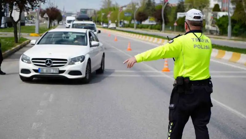 2025'te Yeni Trafik Cezaları: Sürücüler Dikkat, Cezalar Artabilir!