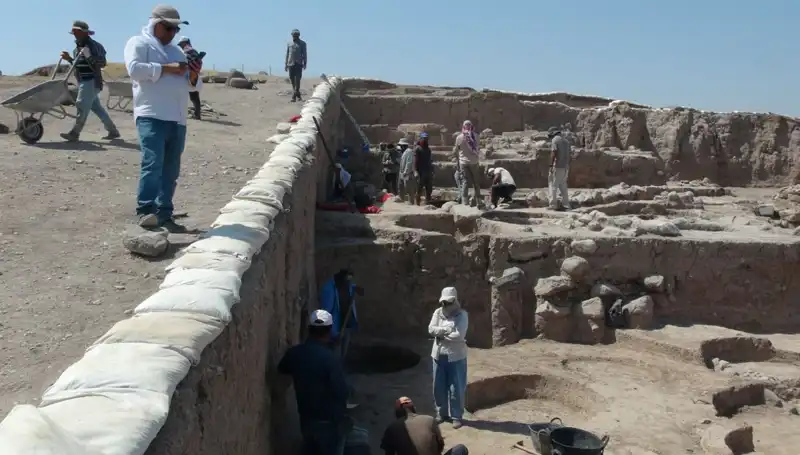 Kilis'teki Oylum Höyük'te Sıcak Havaya Rağmen Kazılar Devam Ediyor