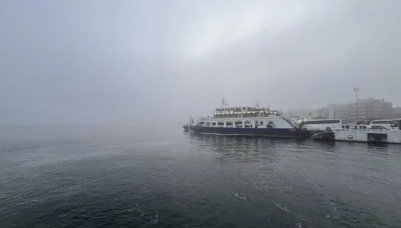 Çanakkale Boğazı Yoğun Sis Nedeniyle Geçişlere Kapatıldı: Deniz Trafiği Durma Noktasında!