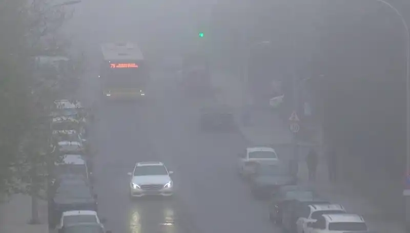 İstanbul’da Sisin Gizemi: Görüş Mesafesi Düşerken Hayat Duraldı