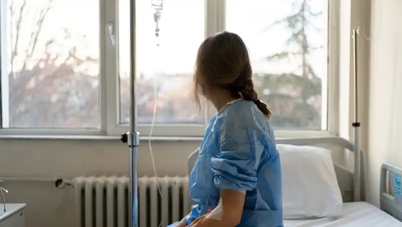 27 Yaşındaki Kadının Meme Kanseri Teşhisi: Doktorların Ön Yargıları ile Mücadele