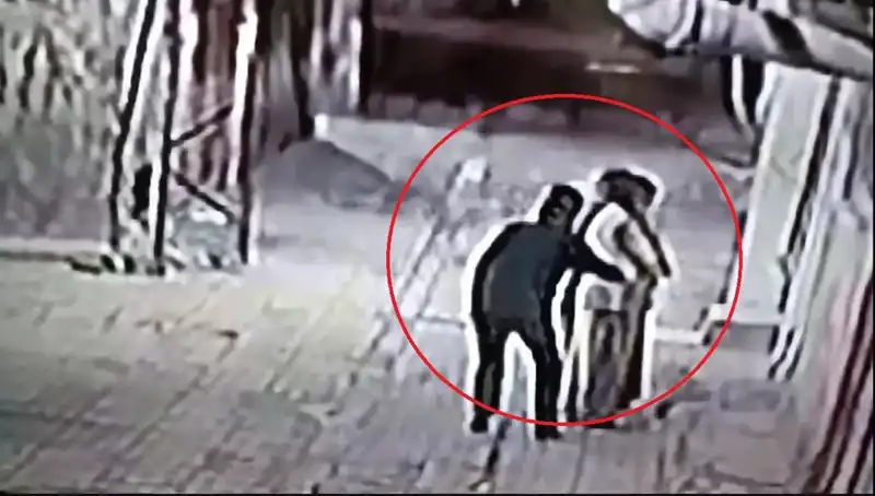 Polisler, Kapkaççılara Neyin Peşinde?: Pazarcı ve Simitçi Kılığına Girdi