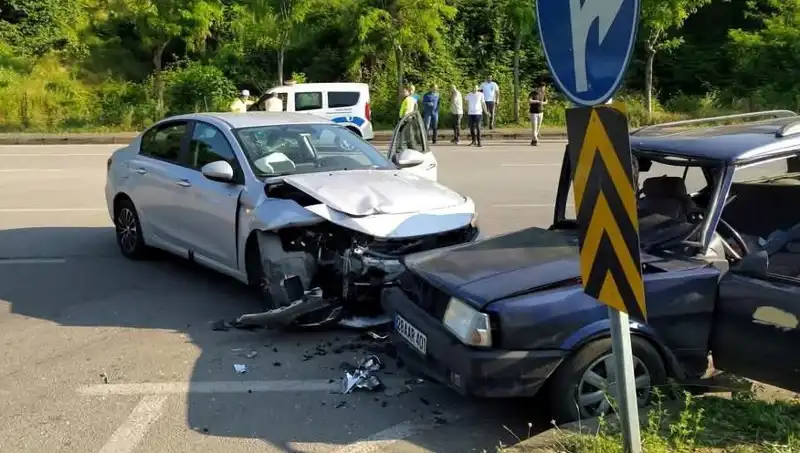 Görele'de Dehşet Verici Kaza: Sürücü Araç Camından Fırladı