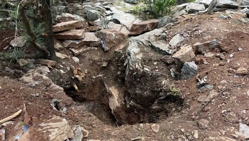 Eski Vali ve Emekli Albay Define Peşinde Yakalandı: Olayın Perde Arkası