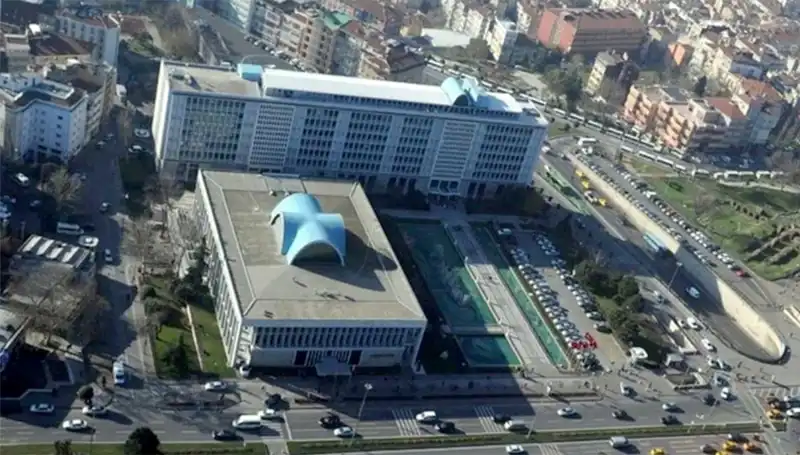İstanbul Büyükşehir Belediyesi Soruşturmasında Şok Gelişme: "Enderun" WhatsApp Grubu Mesajları İnceleniyor