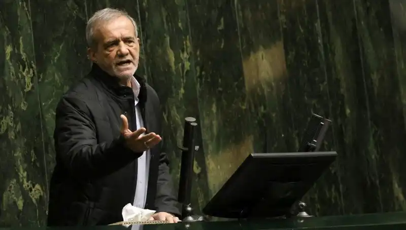 İran Cumhurbaşkanı Yardımcısı'nın Lüks Tatili Ekonomik Krizle Çelişiyor