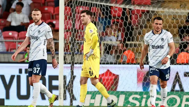 Fenerbahçe, 2025'te Tarihinin En Ağır Yenilgilerinden Birini Aldı